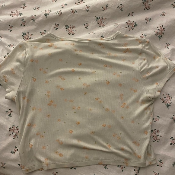 Sunday Best Floral Short Sleeve T-shirt - light green base w pink/orange flowers - Picture 2 of 3